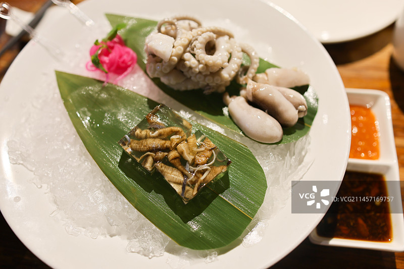 福建传统小吃土笋冻和小章鱼图片素材