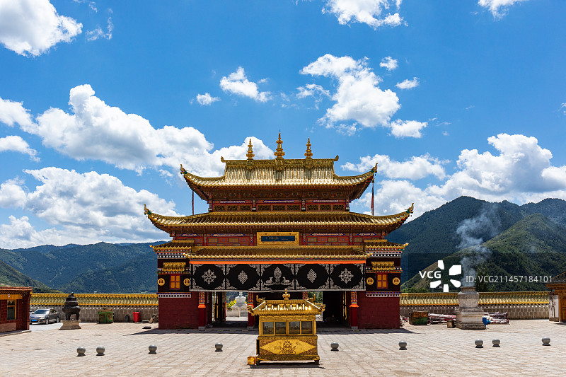 甘肃甘南卓尼县禅定寺藏传佛教寺庙建筑图片素材