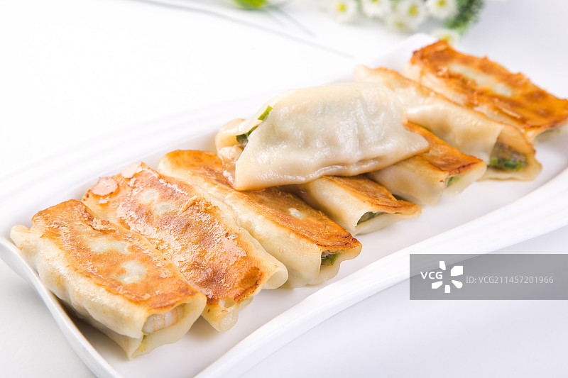 主食三鲜锅贴饺子图片素材