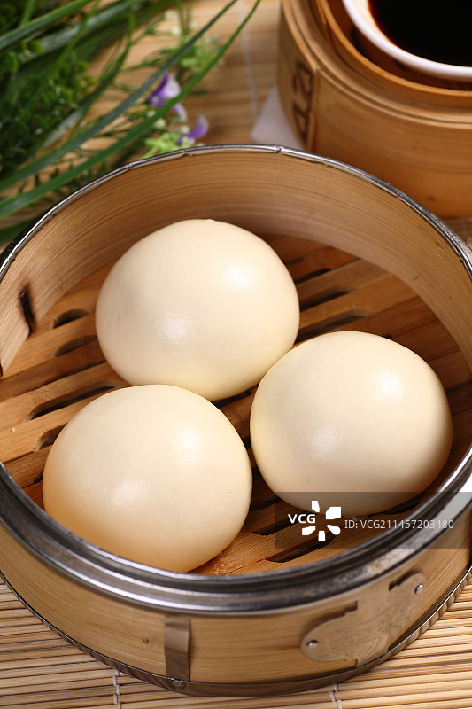 主食正宗奶黄包流沙包图片素材