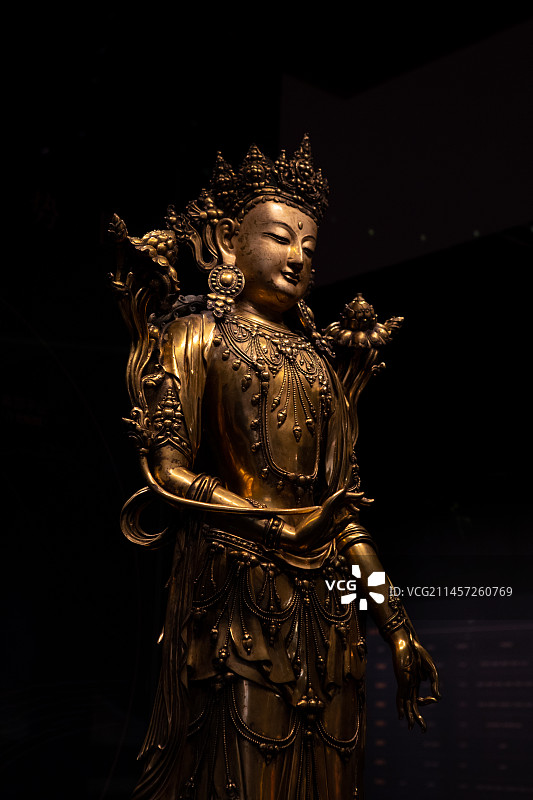 中国最大的铜铸菩萨像青海省博物馆馆藏明永乐款铜銮金观音像图片素材