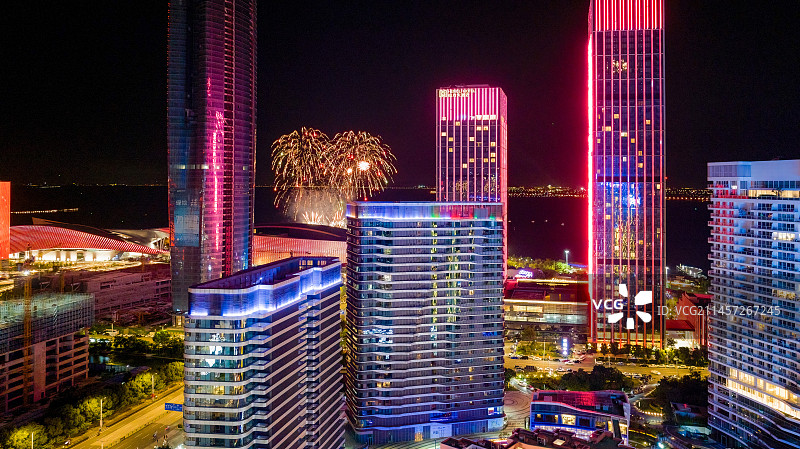 阅湖台的国庆烟花秀图片素材