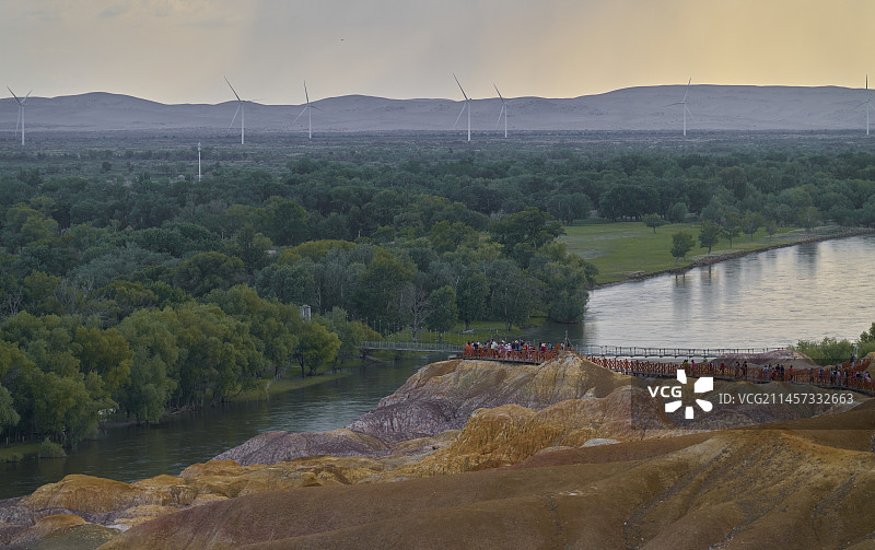 新疆五彩滩图片素材