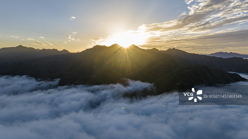 秦岭云海日出图片素材