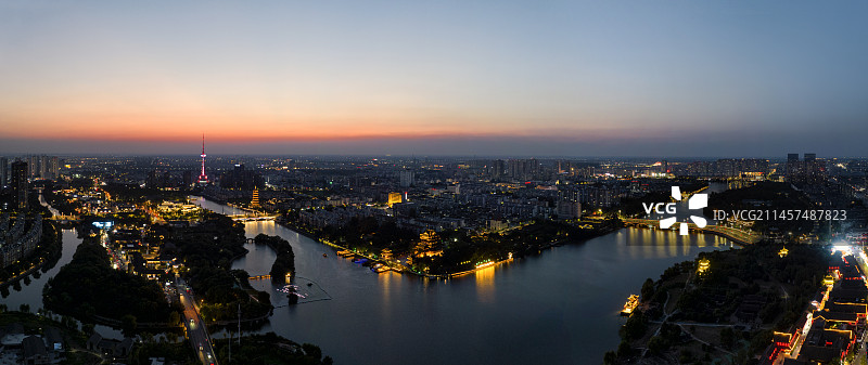 泰州凤城河入夜图片素材