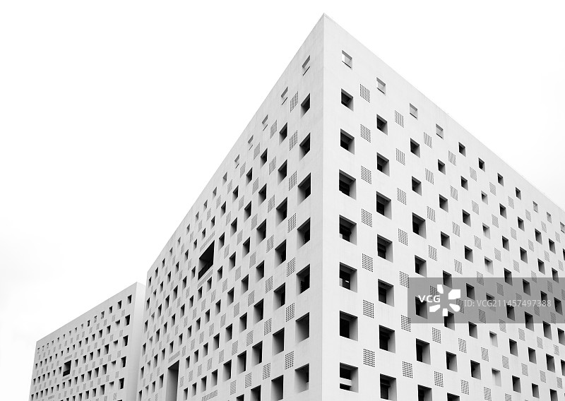 深圳大学，现代建筑仰天俯视图片素材