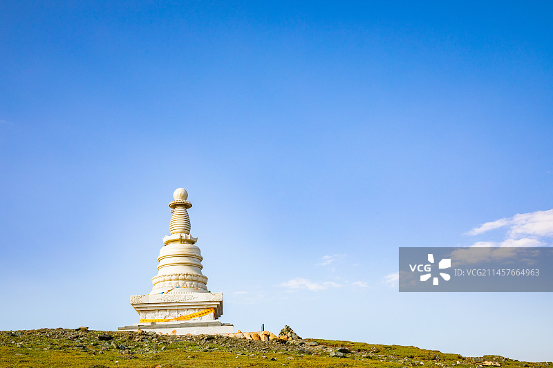 中国山西五台山上的白塔图片素材