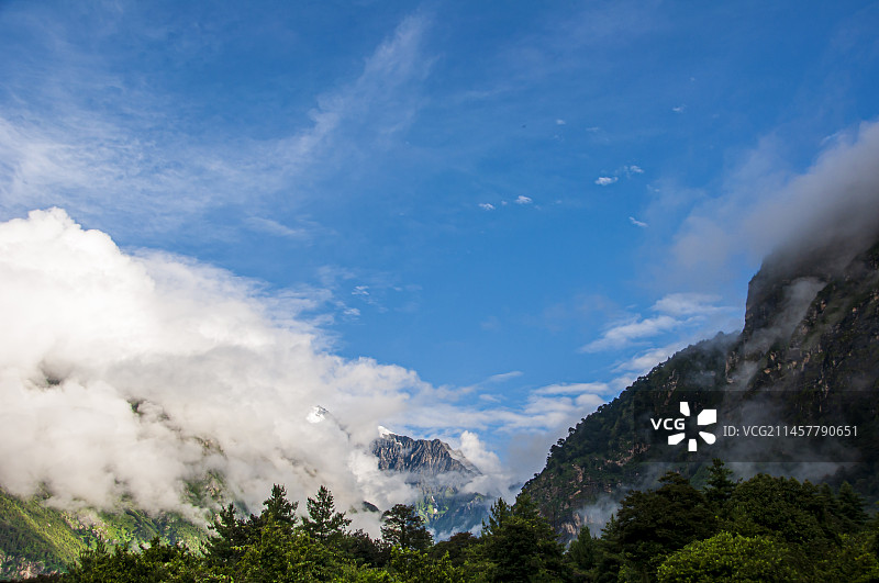 西藏 日喀则吉隆县山水风景图片素材