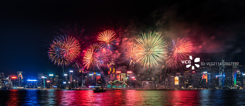 香港维多利亚港烟花汇演图片素材