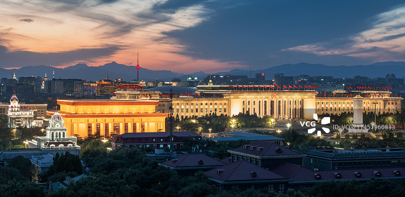 人民大会堂与毛主席纪念堂夜色图片素材