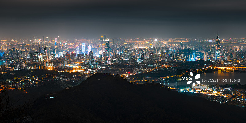 紫金山头陀岭俯瞰南京夜景图片素材