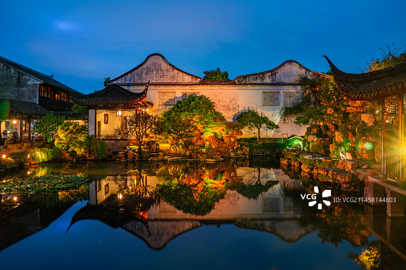 苏州园林网师园夜景图片素材