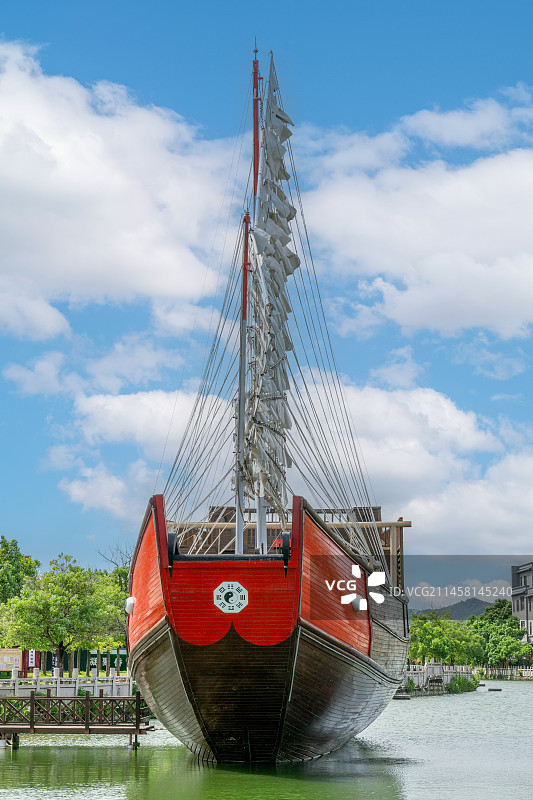 汕头城市文化地标红头船摄影图图片素材