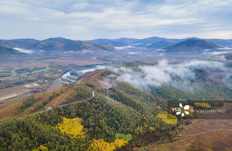 中国内蒙古呼伦贝尔 扎兰屯 柴河 月亮小镇 清晨航拍风光图片素材