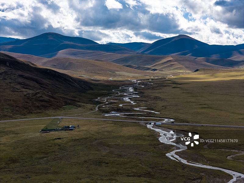 中国甘肃甘南藏族自治州玛曲黄河源头九曲第一湾图片素材