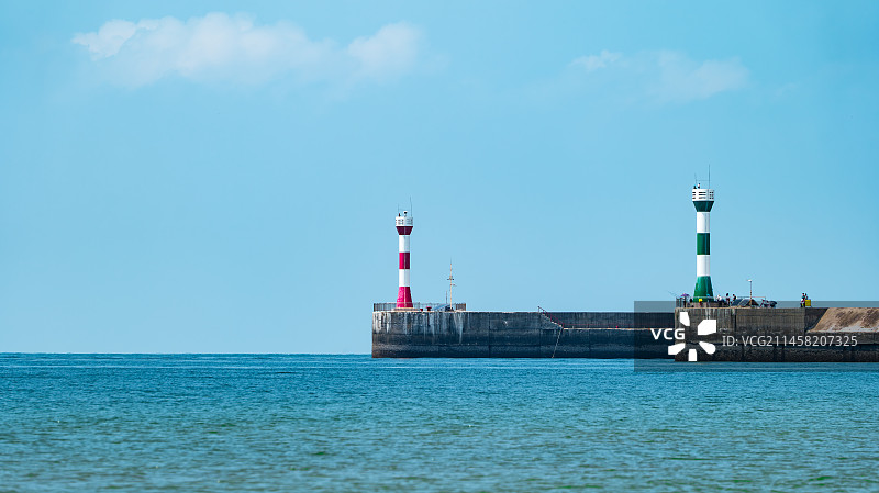北海侨港海滩灯塔图片素材