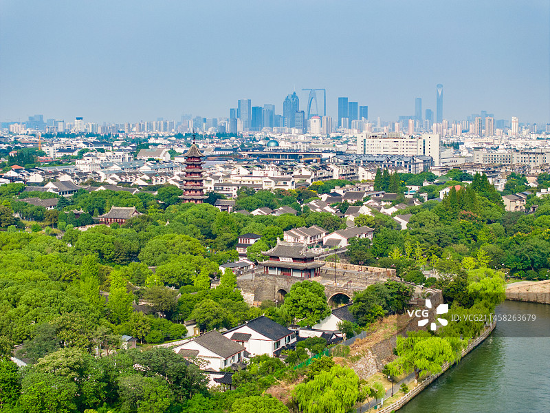 航拍苏州盘门景区中式园林建筑苏州古城图片素材