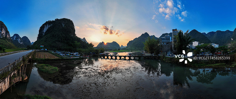 夕阳西下    广西靖西鹅泉风景区图片素材