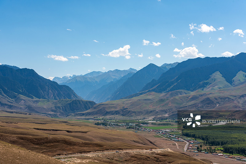 新疆伊犁特克斯县喀拉峻大草原阔克苏大峡谷图片素材
