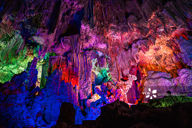 广西桂林市荔浦市银子岩景区钟乳石奇景图片素材