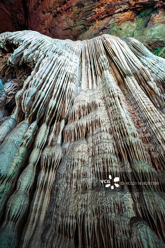 广西桂林市荔浦市银子岩景区钟乳石奇景雪山飞瀑图片素材