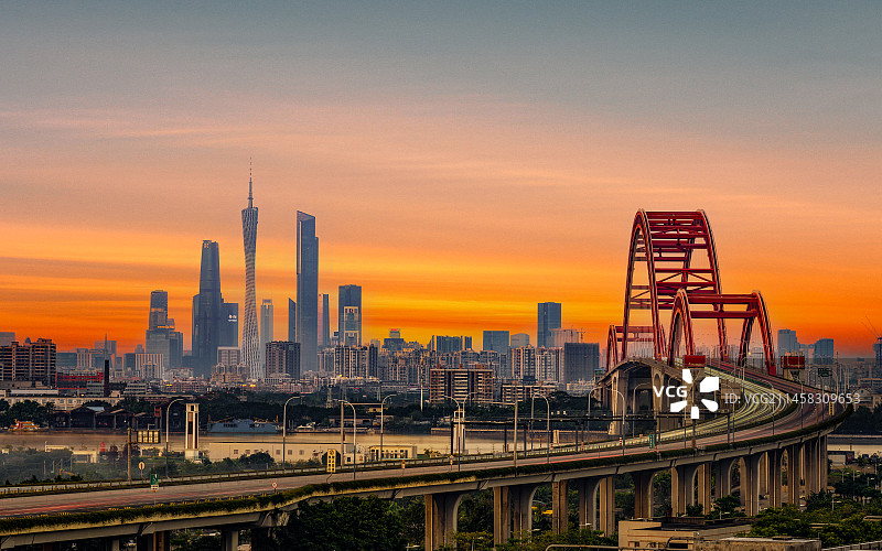 广州番禺海珠新光大桥三件套日落图片素材