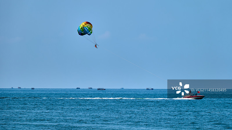 摩托艇拖拽伞图片素材