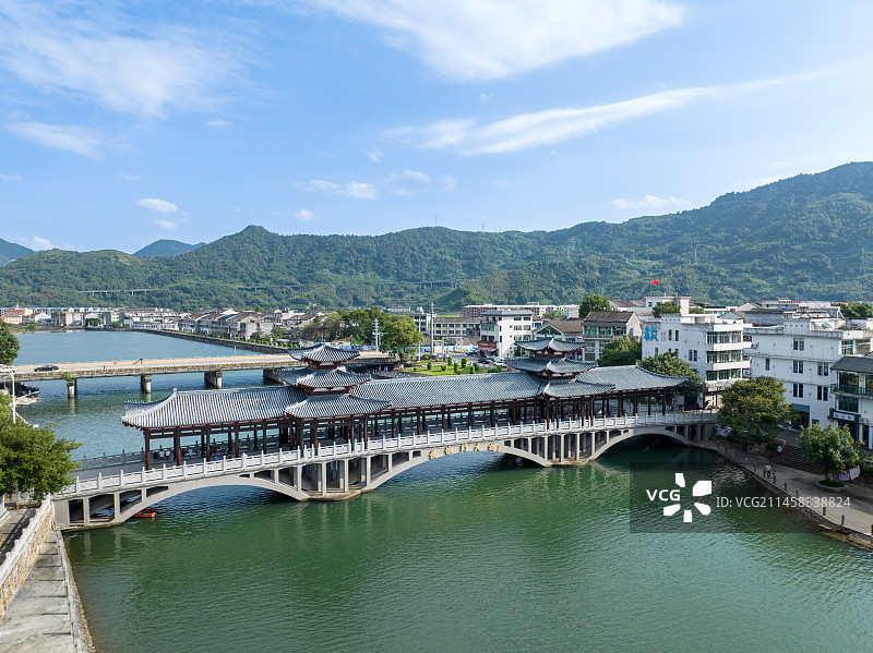 温州苍南县桥墩门大桥古廊桥航拍全景图片素材