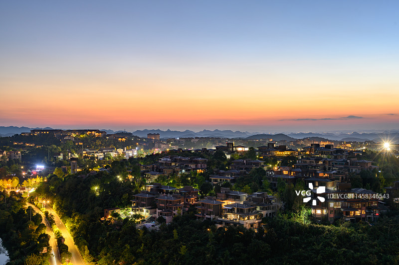 贵阳双龙新区别墅区夜景图片素材
