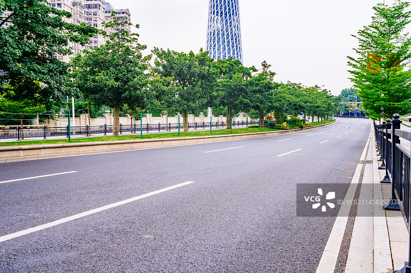 汽车广告背景图-广州城市道路广州塔图片素材