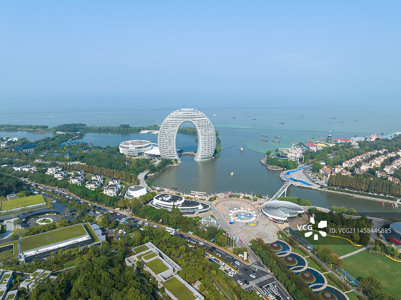 湖州南太湖度假区月亮广场和喜来登酒店航拍图片素材