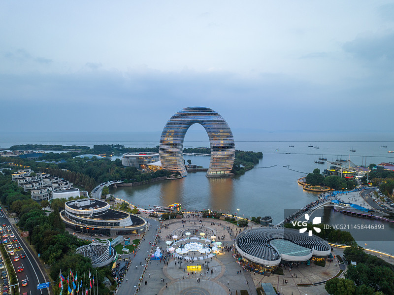 湖州南太湖度假区月亮广场和喜来登酒店航拍图片素材