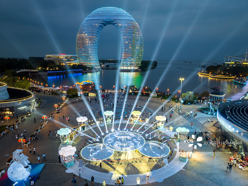 湖州南太湖度假区月亮广场和喜来登酒店航拍图片素材