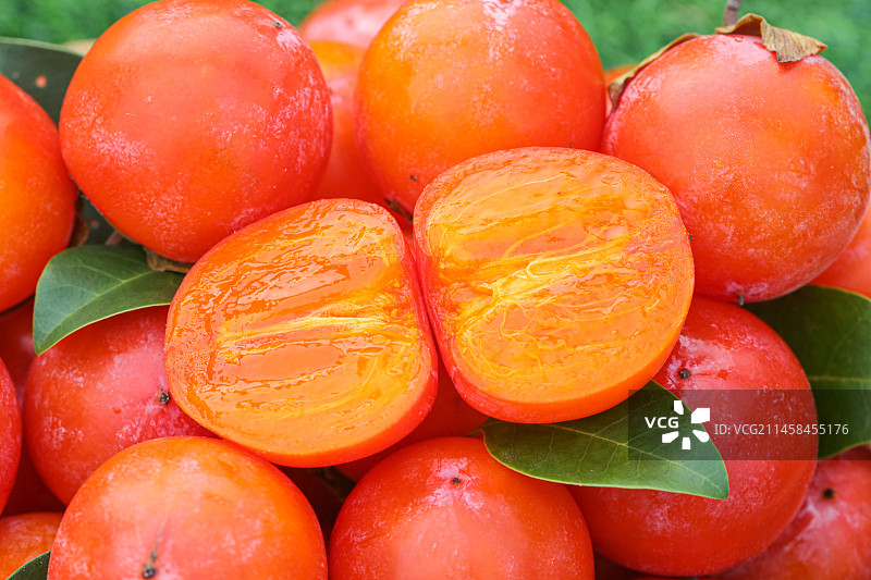 深底上的珍珠蜜柿图片素材