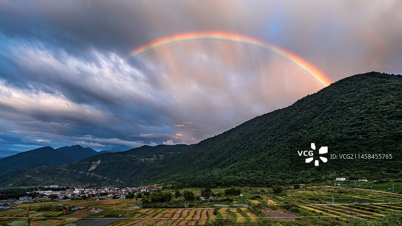西藏墨脱县彩虹图片素材