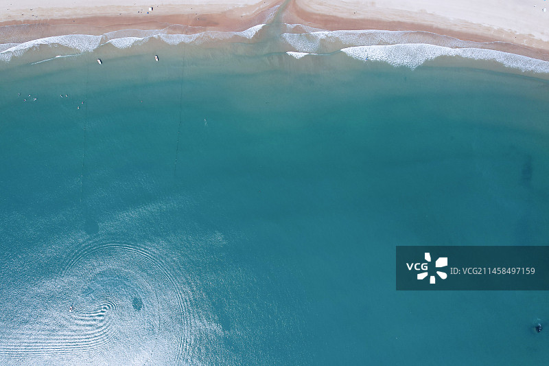 青岛石老人沙滩海浪图片素材