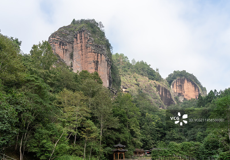 福建三明泰宁世界地质公园代表性景观大金湖甘露岩寺景区图片素材