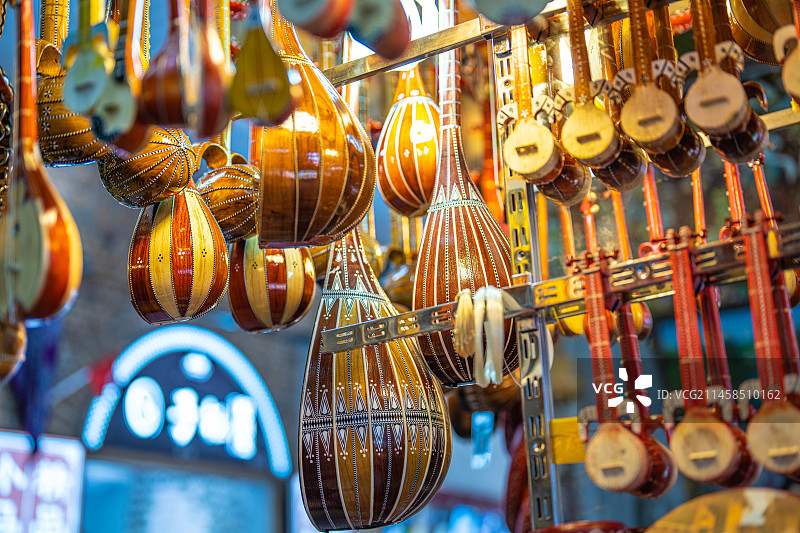 新疆国际大巴扎  异域风情 维吾尔族风格 金色 华丽 工艺品图片素材