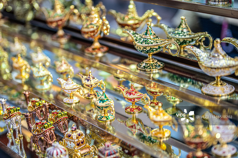 新疆国际大巴扎  异域风情 维吾尔族风格 金色 华丽 工艺品图片素材
