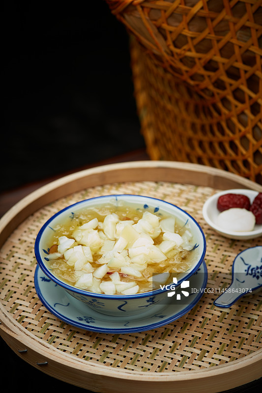 冰糖雪梨红枣马蹄羹图片素材