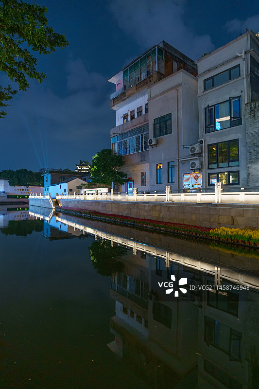 广州永庆坊河岸商业街夜景中秋国庆节日氛围图片素材