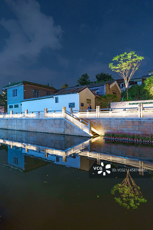 广州永庆坊河岸商业街夜景中秋国庆节日氛围图片素材