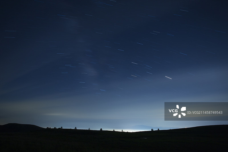 日本长野县诹访雾峰高原星轨图片素材