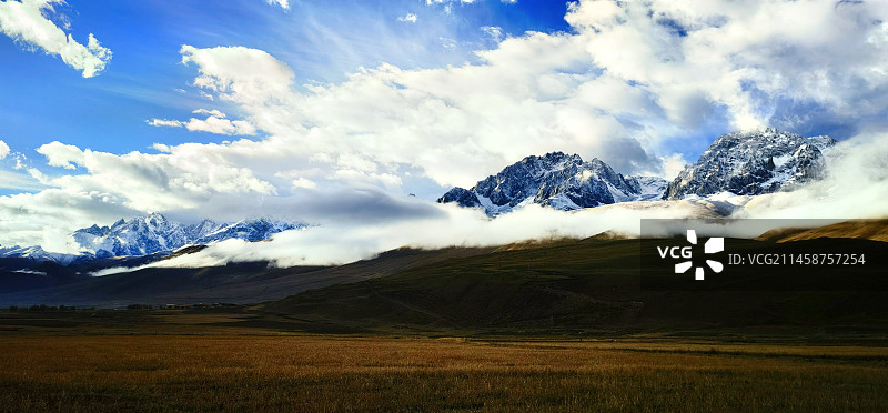 风景在路上——国道317线图片素材