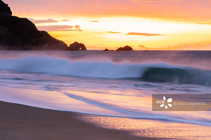 日本爱知县海滩海浪图片素材