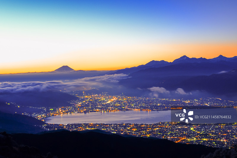 日本长野县的富士山美景图片素材