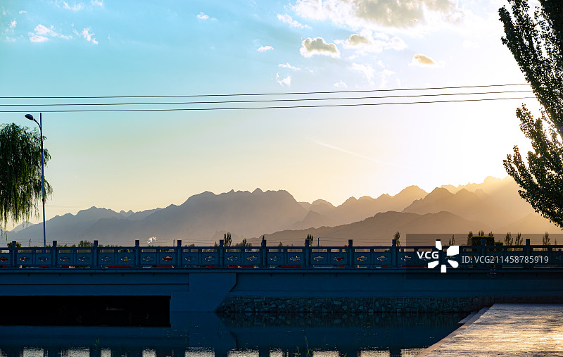 巴彦淖尔乌拉特后旗阴山山脉图片素材