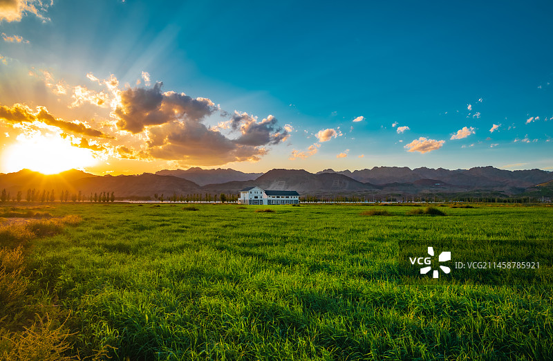巴彦淖尔乌拉特后旗阴山山脉图片素材