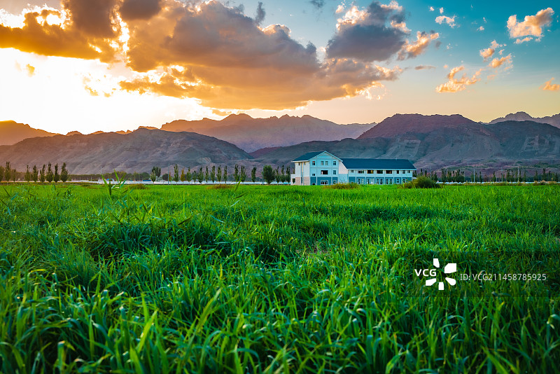 巴彦淖尔乌拉特后旗阴山山脉图片素材