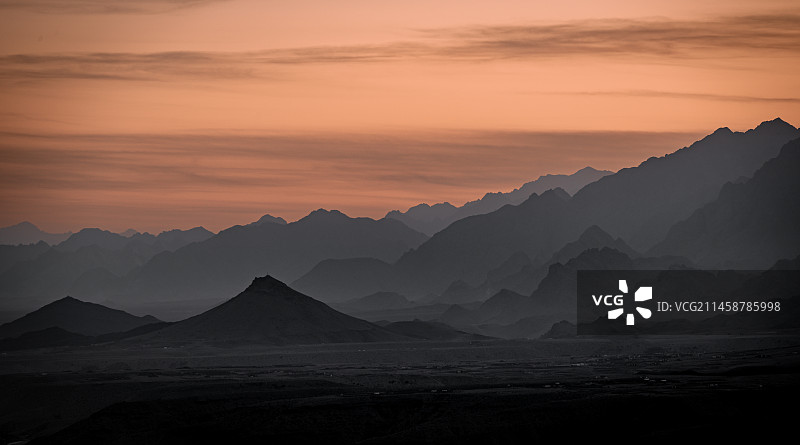 巴彦淖尔乌拉特后旗阴山山脉图片素材